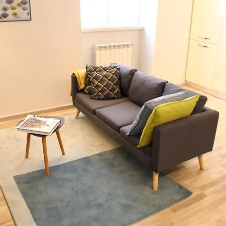 Wonderwall Apartment *